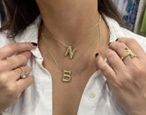 Collar con dije de letra en tono dorado grueso, dije de letra de estilo hip hop de acero inoxidable con burbuja para mujeres