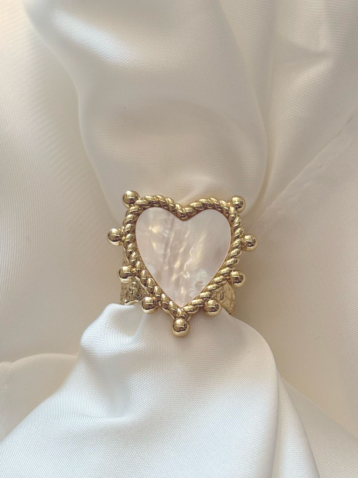 anillo de corazon